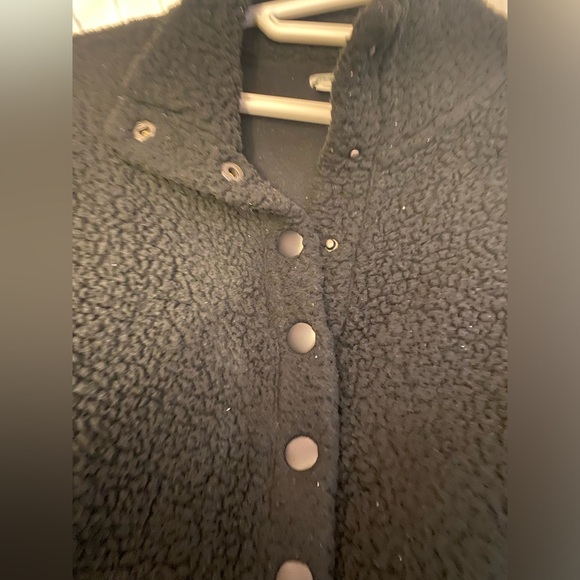 Black Sherpa sweater - Picture 3 of 5